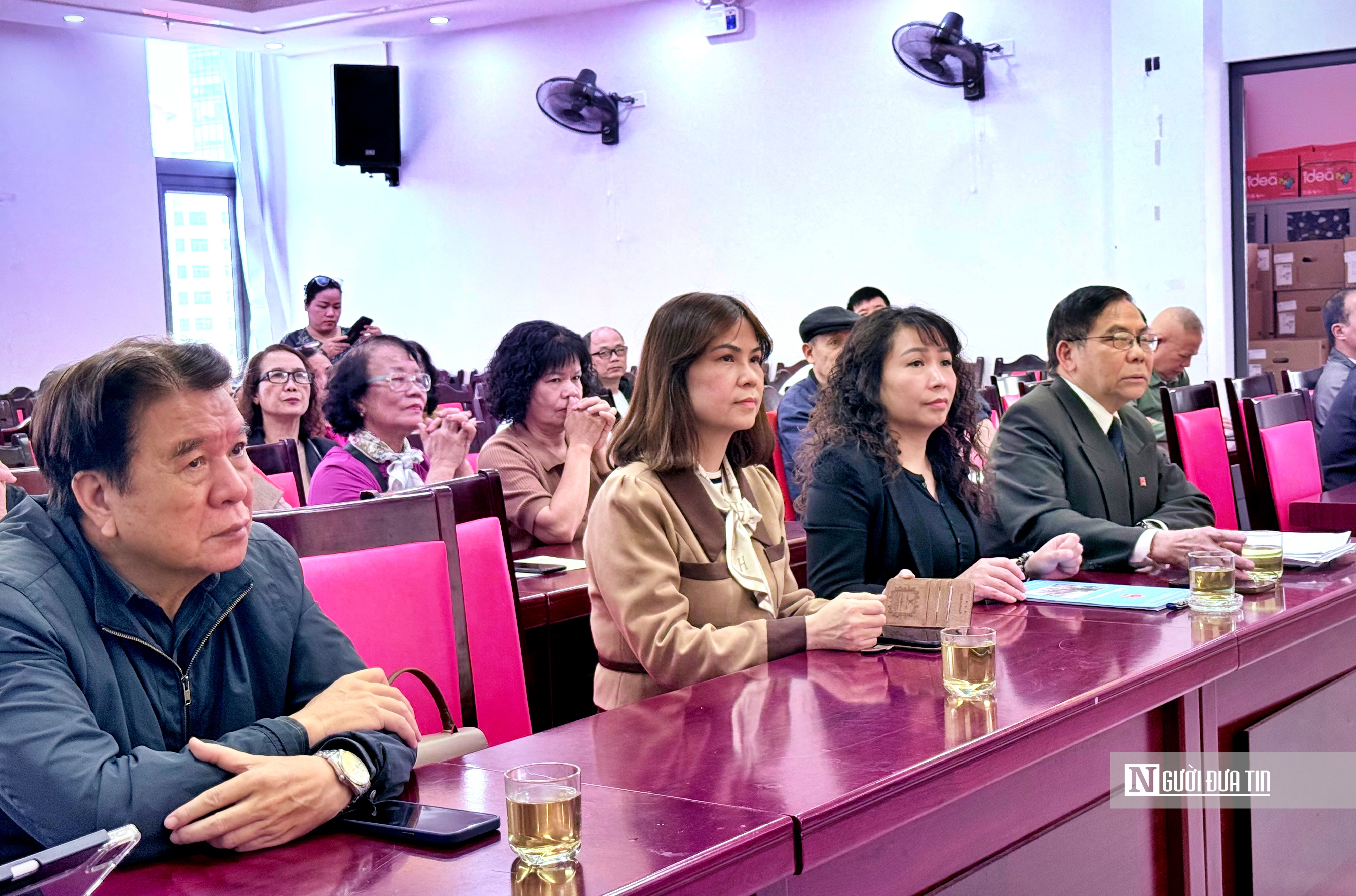 Tuyên truyền, phổ biến quy định pháp luật về Bầu cử ĐBQH và HĐND các cấp cho người dân - Ảnh 1.