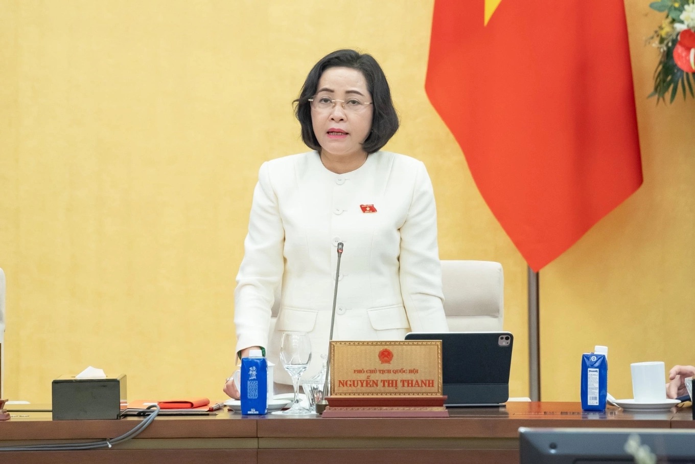 Siết dạy thêm, phụ huynh lo học ở trường không đủ- Ảnh 2. Siết dạy thêm, phụ huynh lo học ở trường không đủ- Ảnh 2.