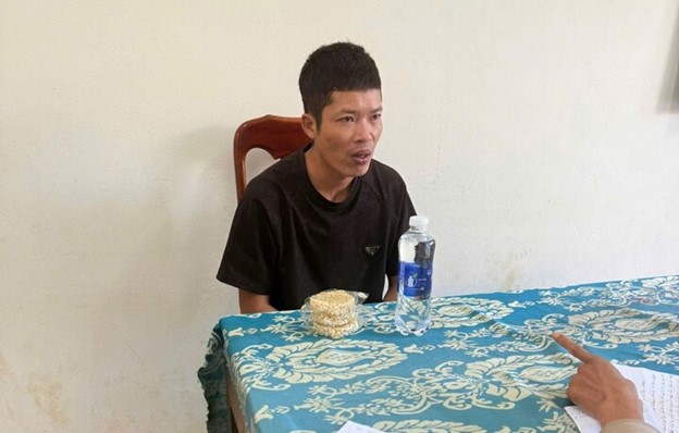 Bắt khẩn cấp nghi phạm đ&acirc;m tử vong bạn nhậu rồi bỏ trốn v&agrave;o rừng- Ảnh 1.