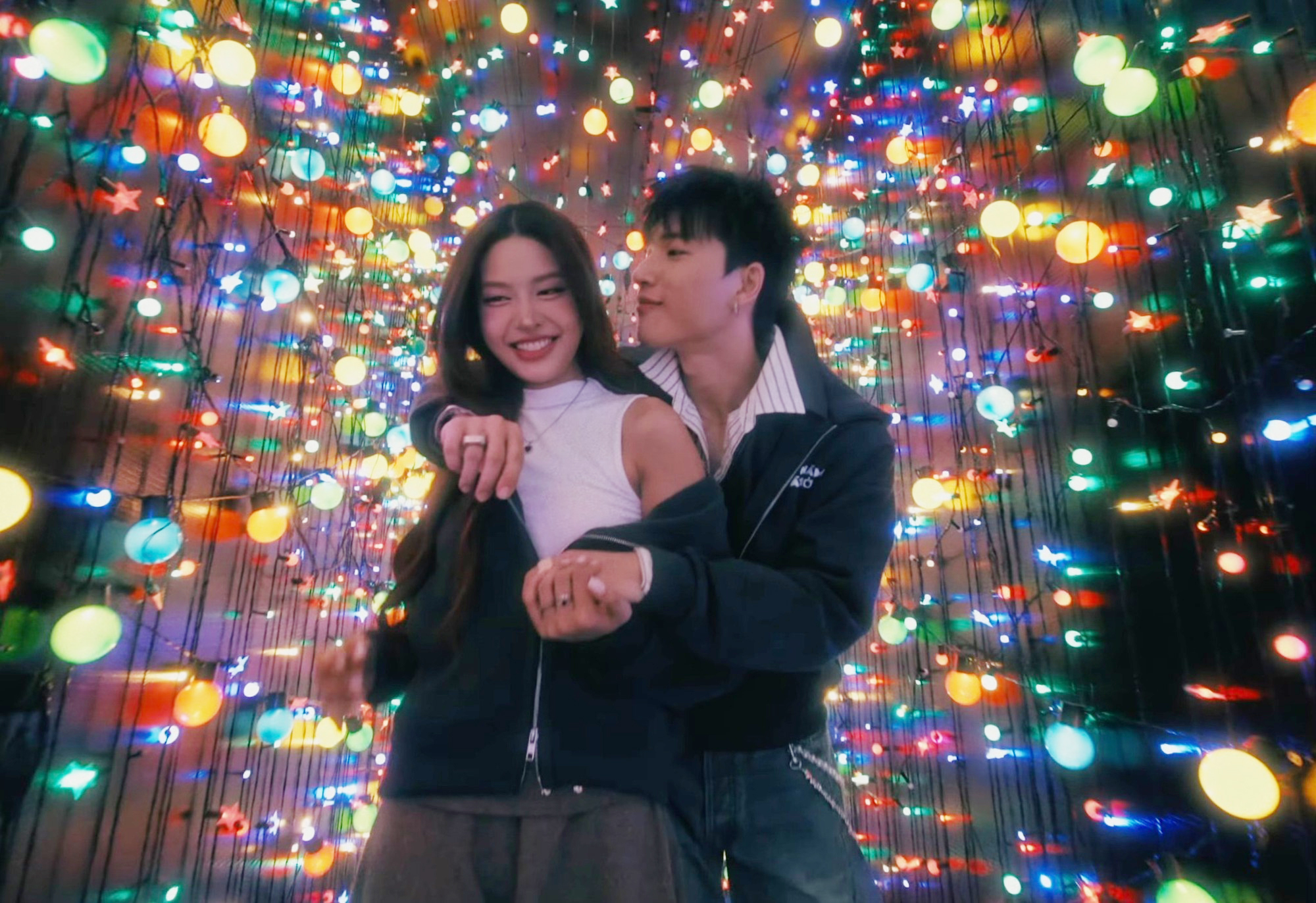 "Hot girl da nâu" là "bóng hồng" mới của HIEUTHUHAI - Ảnh 2.