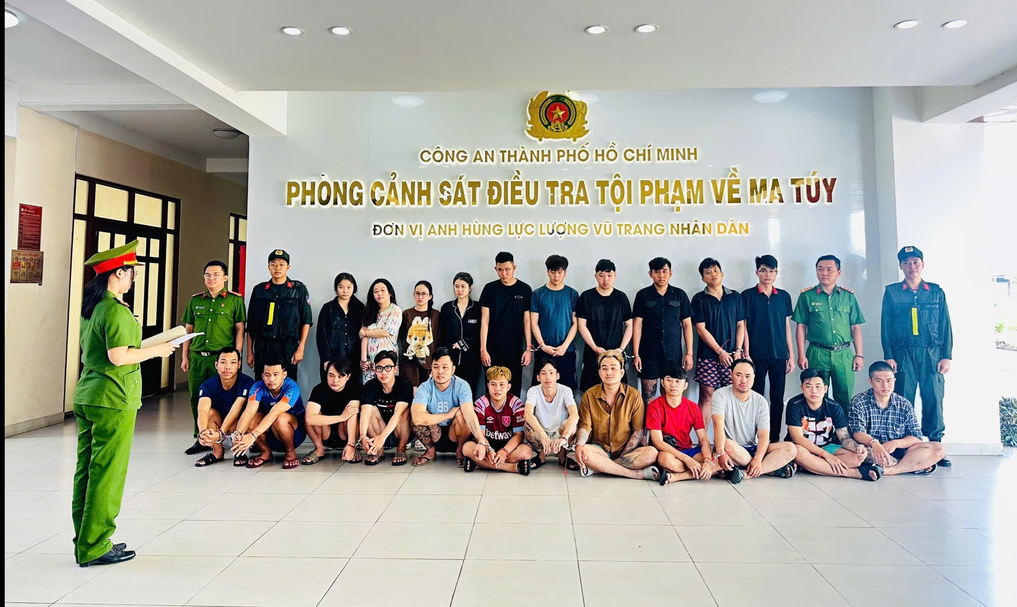 Triệt phá đường dây ma túy từ Campuchia về Việt Nam với 17kg ma túy, 1.000 viên thuốc lắc- Ảnh 1.