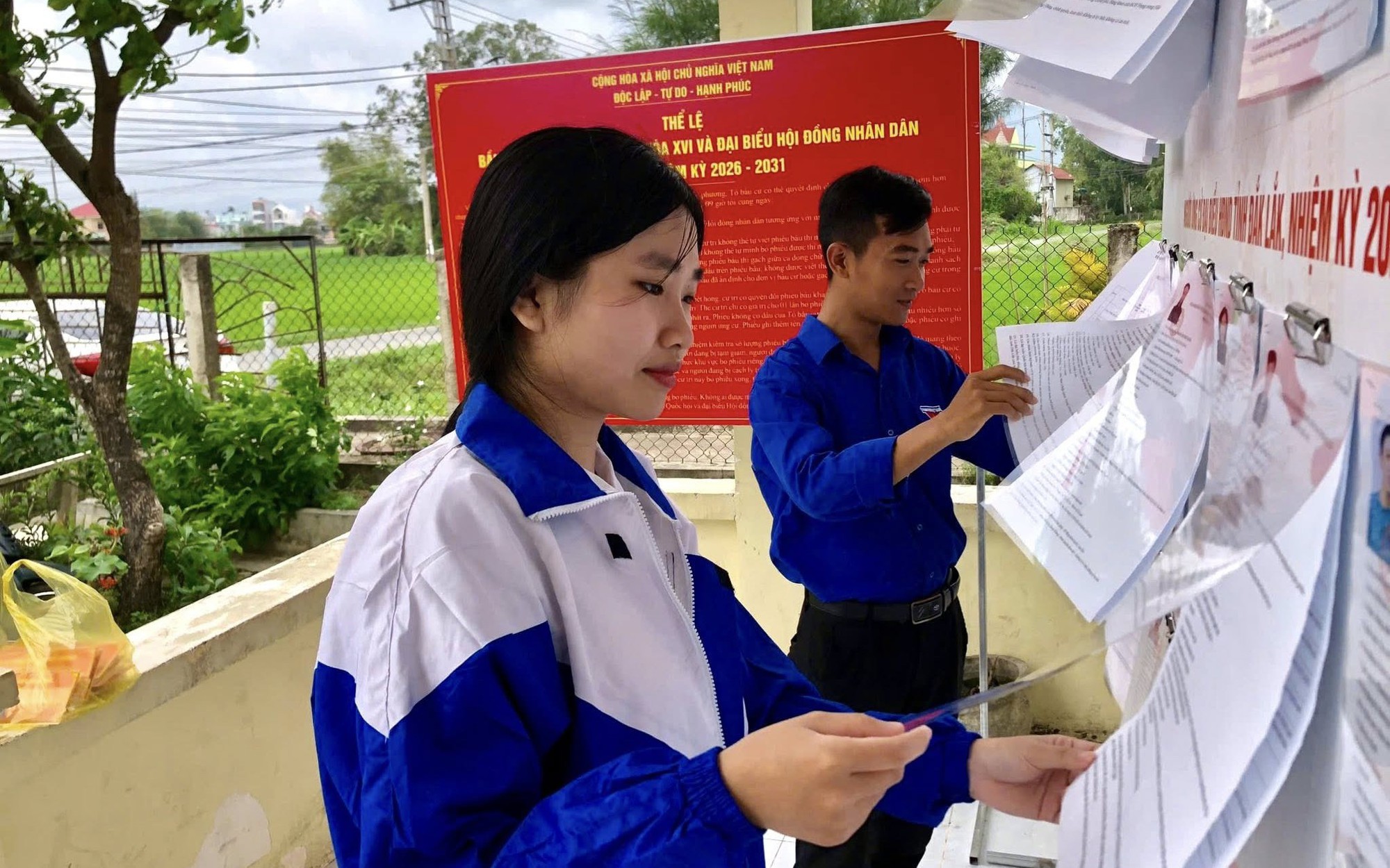 Cử Tri Trẻ Đắk Lắk Hào Hứng Với Lá Phiếu Đầu Đời Trong Bầu Cử Quốc Hội
