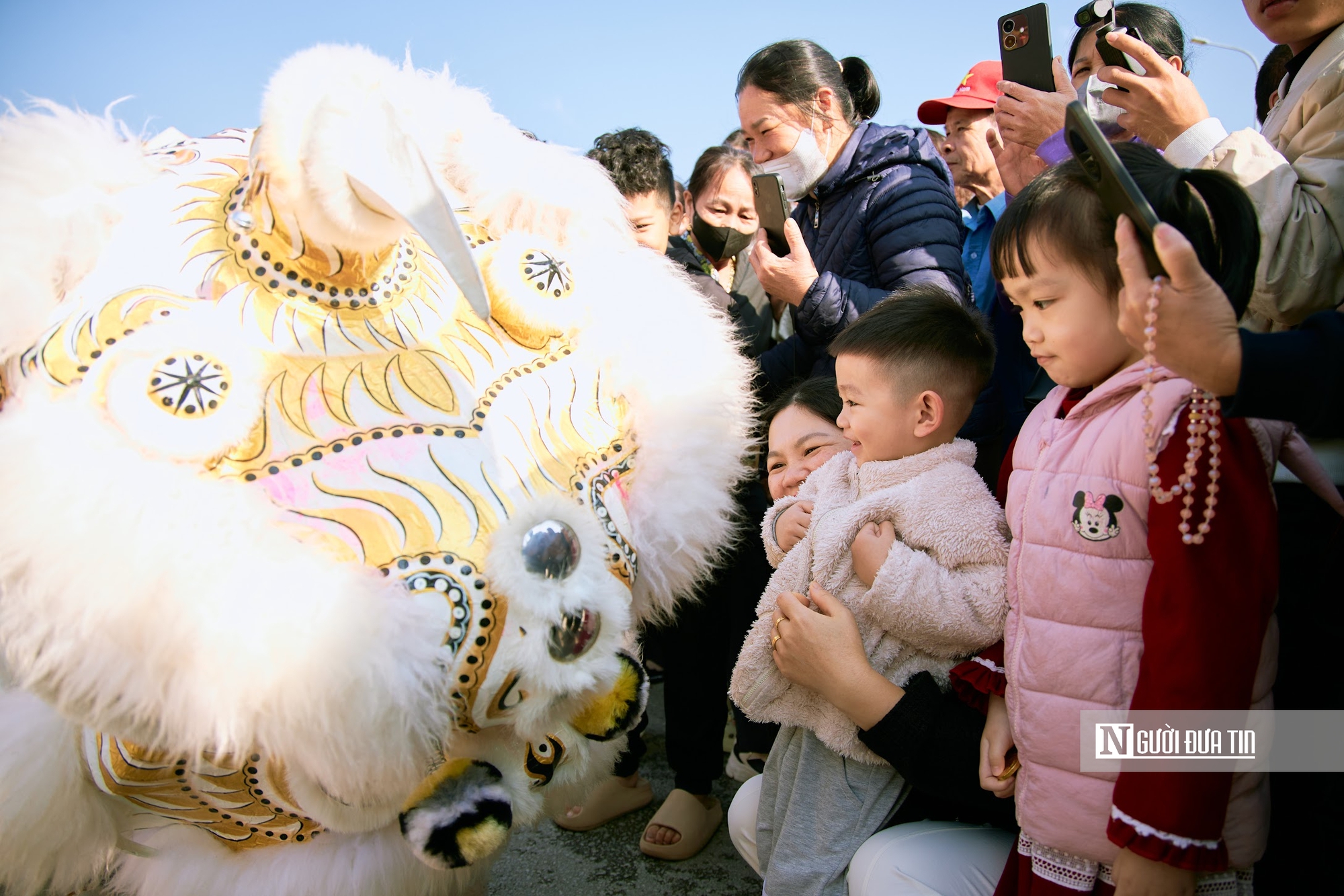 Lạng Sơn “cháy” phòng mùa lễ hội, người dân mở cửa đón khách miễn phí - Ảnh 7.