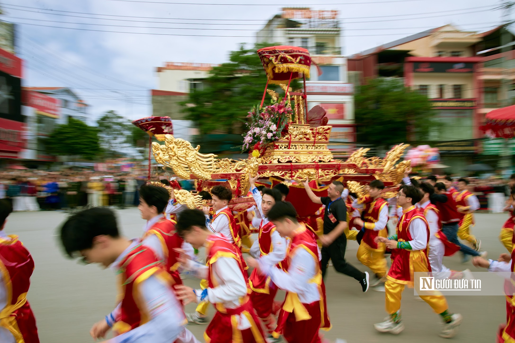 Lạng Sơn “cháy” phòng mùa lễ hội, người dân mở cửa đón khách miễn phí - Ảnh 9.