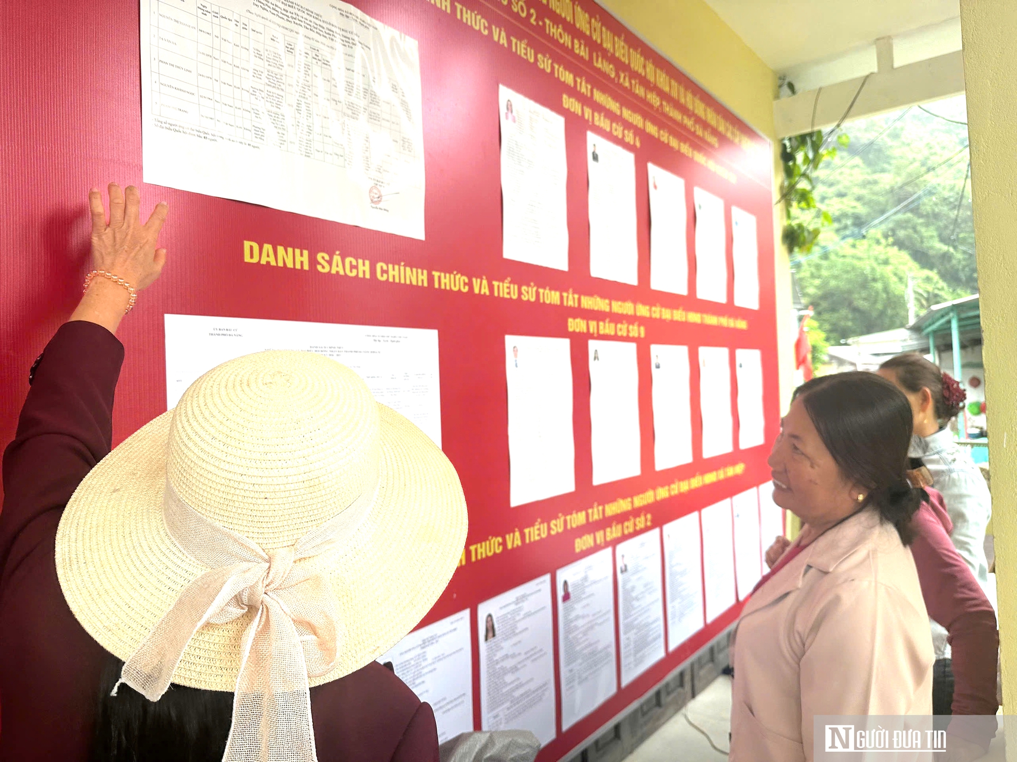 Rực sắc cờ đỏ, sẵn sàng ngày bầu cử tại xã đảo ở Đà Nẵng- Ảnh 2.