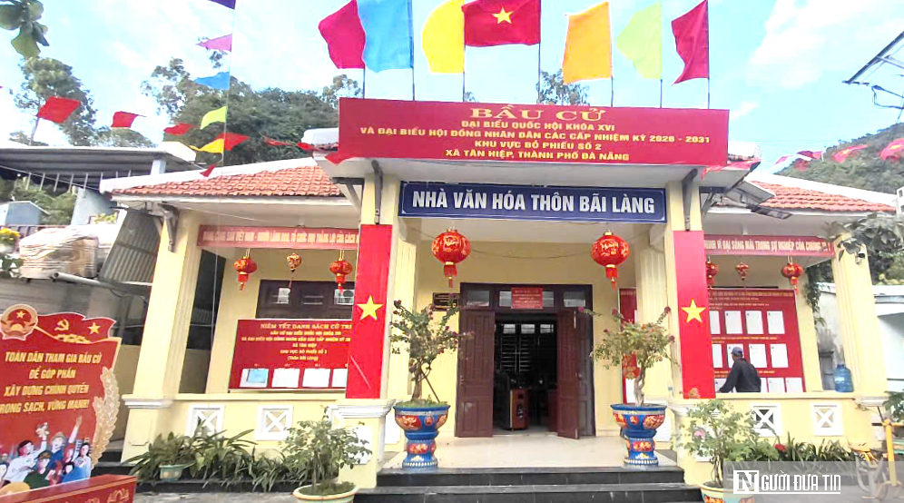 Rực sắc cờ đỏ, sẵn sàng ngày bầu cử tại xã đảo ở Đà Nẵng- Ảnh 3.