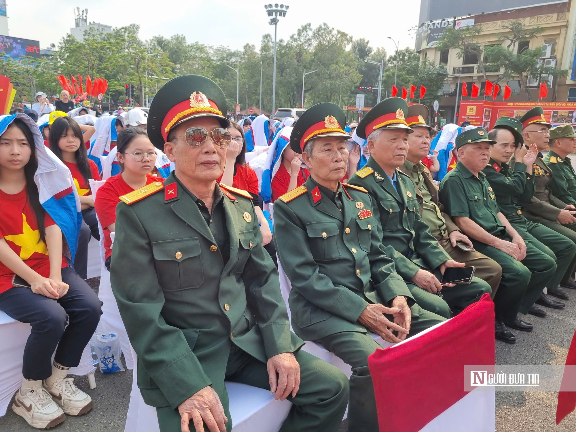 Khai mạc triển lãm ảnh với chủ đề "Quốc hội Việt Nam, HĐND thành phố Hải Phòng qua các kỳ bầu cử".- Ảnh 2.