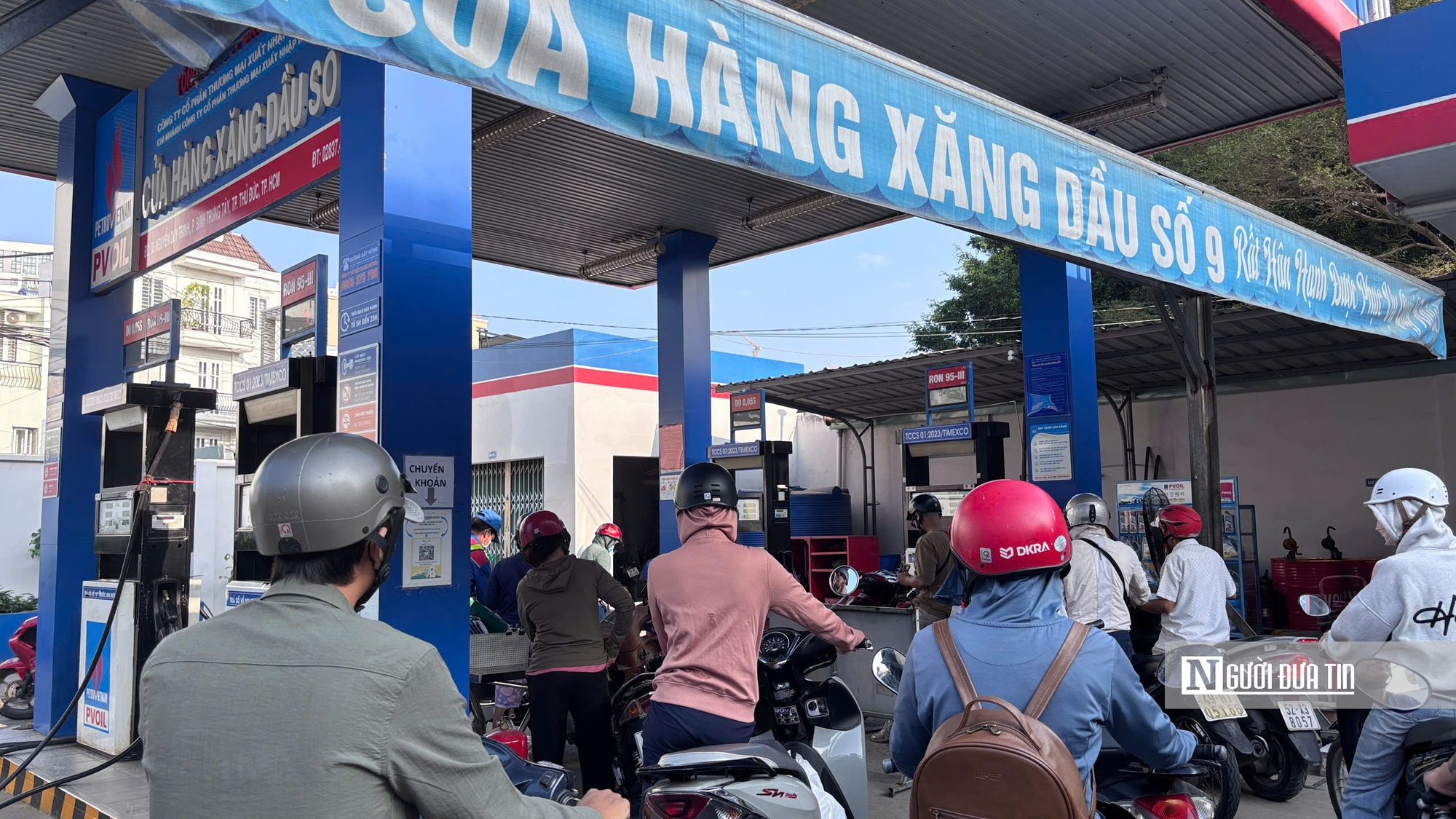 Xăng dầu b&aacute;n &ldquo;nhỏ giọt&rdquo; ở một số nơi: Tp.HCM khẳng định nguồn cung vẫn ổn định- Ảnh 3.