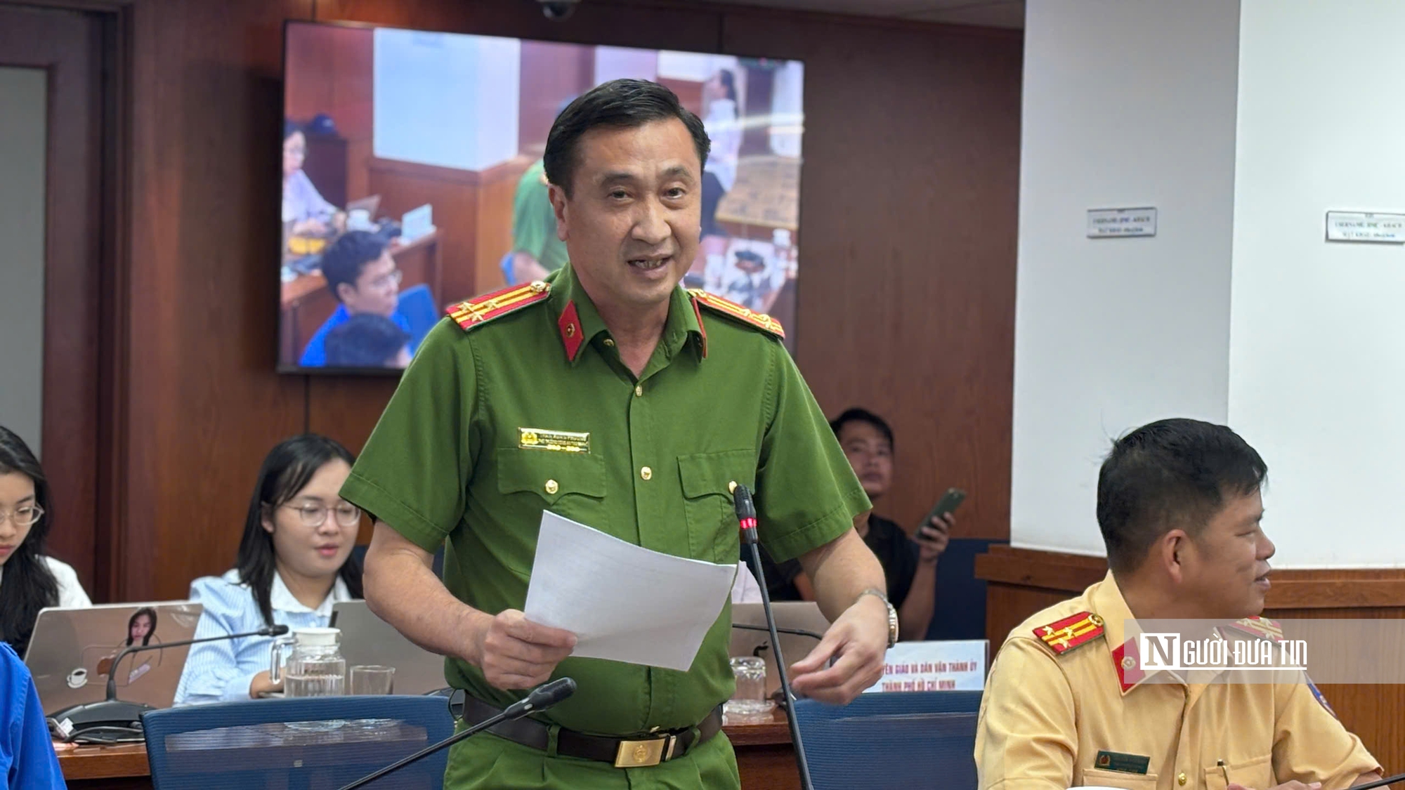 Xăng dầu b&aacute;n &ldquo;nhỏ giọt&rdquo; ở một số nơi: Tp.HCM khẳng định nguồn cung vẫn ổn định- Ảnh 4.