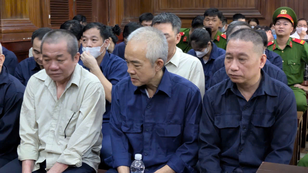 Lý do hoãn phiên tòa vụ cấp khống 16.000 giấy phép lái xe- Ảnh 1.