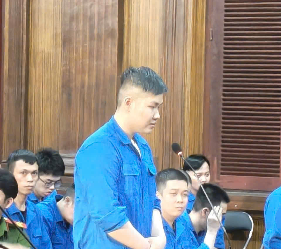 Tuyên án nam sinh viên trộm súng trong bảo tàng rồi rao bán trên mạng- Ảnh 2.