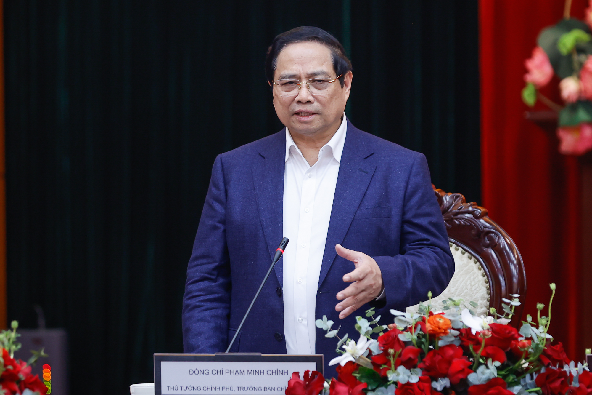 Thủ tướng chủ trì cuộc làm việc về phát triển công nghiệp quốc phòng - Ảnh 2.