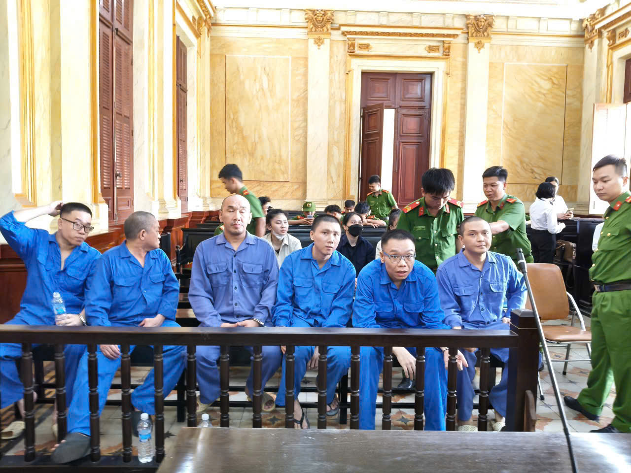 Mua bán số lượng lớn ma túy, nhiều bị cáo không còn cơ hội sửa sai- Ảnh 1.