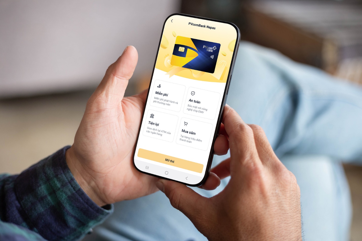 PVcomBank triển khai tính năng mở thẻ thanh toán trên PVConnect - Ảnh 2.