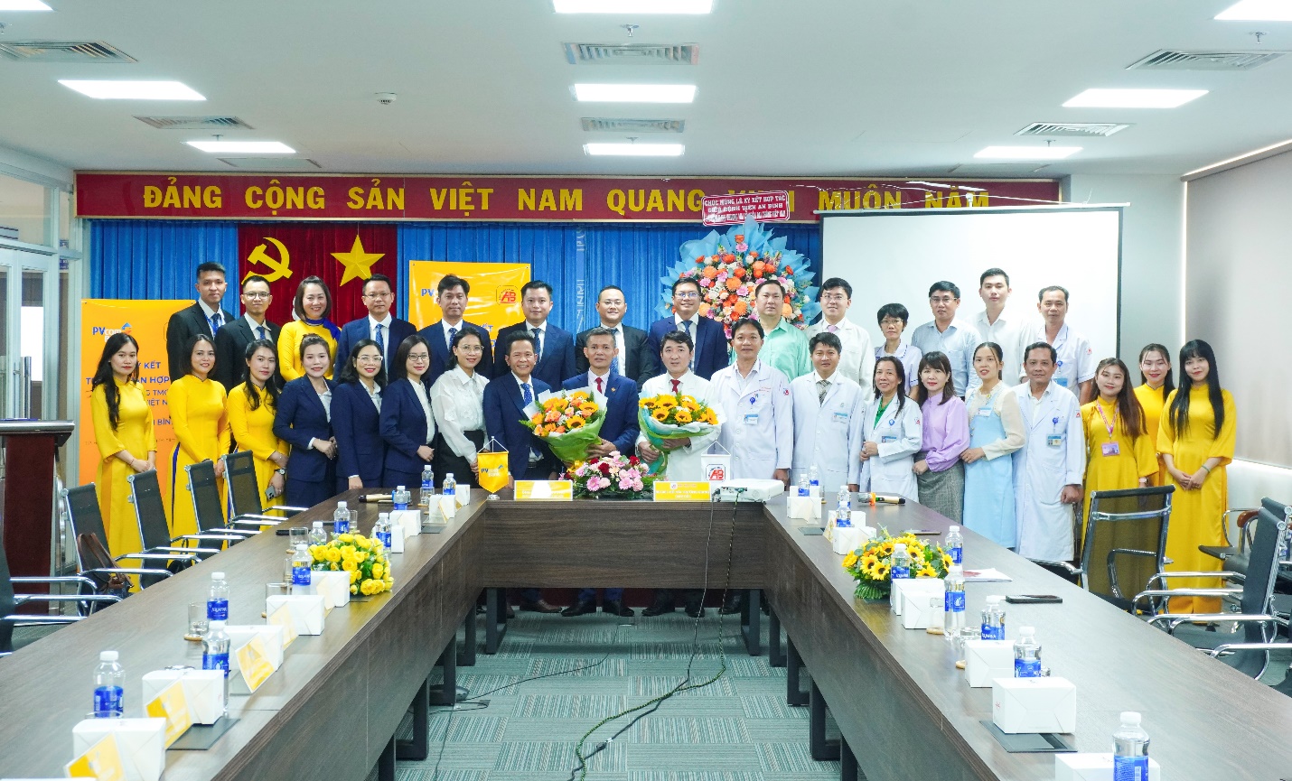 PVcomBank&nbsp;v&agrave; Bệnh viện&nbsp;An&nbsp;B&igrave;nh hợp t&aacute;c to&agrave;n diện, th&uacute;c đẩy&nbsp;chuyển đổi số&nbsp;trong&nbsp;lĩnh vực&nbsp;y&nbsp;tế - Ảnh 2.
