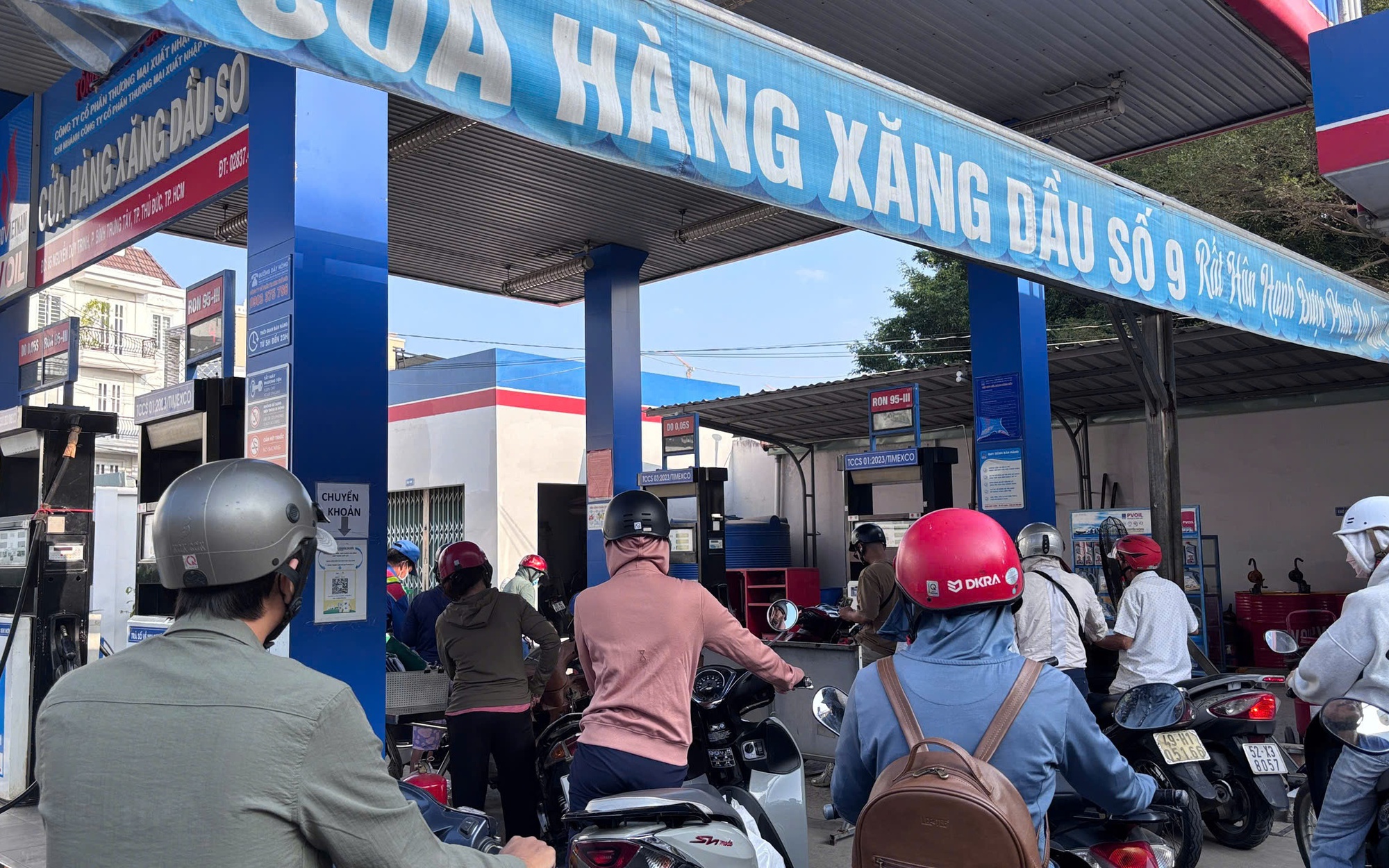 Cơ sở kinh doanh xăng dầu k&yacute; cam kết kh&ocirc;ng đầu cơ trục lợi khi biến động gi&aacute;- Ảnh 6.