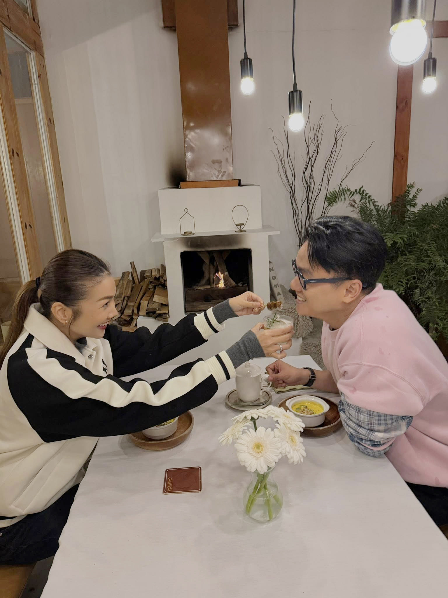 Hé lộ cuộc sống trong biệt thự bề thế rộng 1.000m2 của siêu mẫu sở hữu đôi chân dài cực phẩm- Ảnh 11. Hé lộ cuộc sống trong biệt thự bề thế rộng 1.000m2 của siêu mẫu sở hữu đôi chân dài cực phẩm- Ảnh 11.