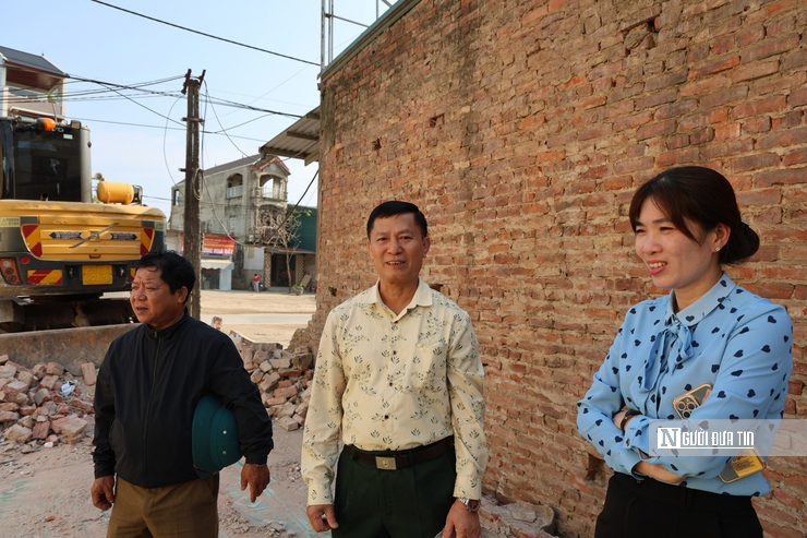 Người dân chung tay bàn giao mặt bằng, đẩy nhanh dự án nâng cấp Quốc lộ 6 Ba La – Xuân Mai - Ảnh 7.