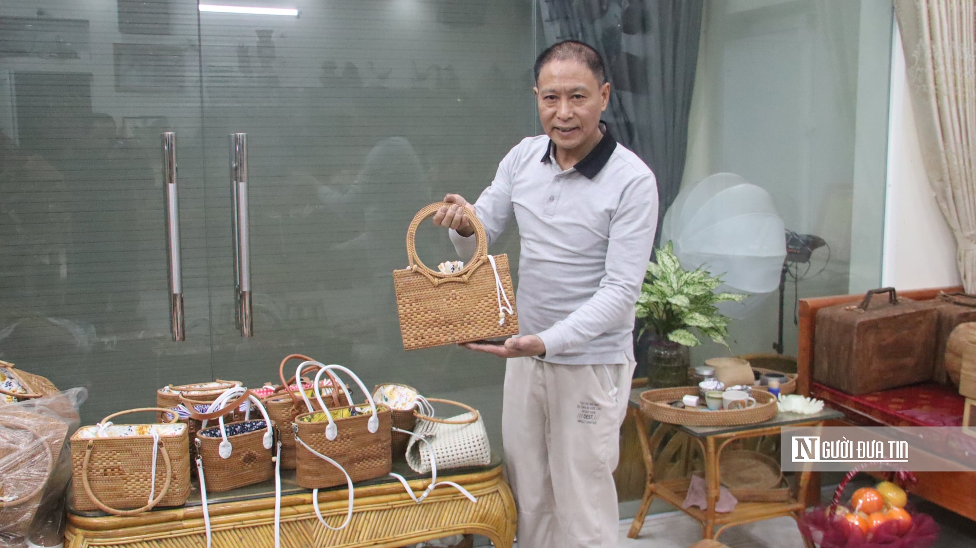 Đãi ngộ cho nghệ nhân để giữ nghề truyền thống- Ảnh 1. Đãi ngộ cho nghệ nhân để giữ nghề truyền thống- Ảnh 1.