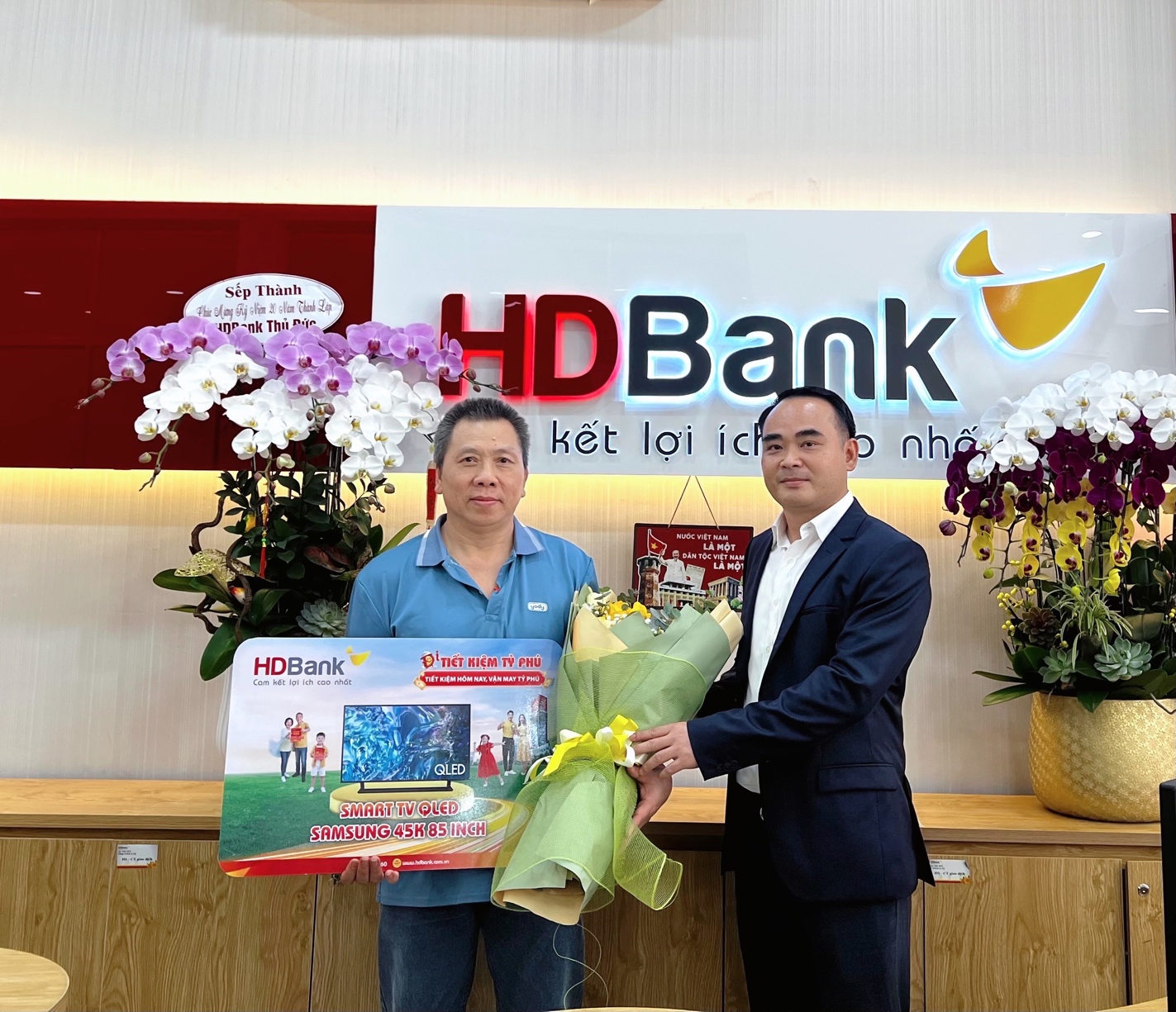 Chủ nhân giải 3 tỷ đồng đã lộ diện, hành trình "Tiết kiệm Tỷ phú" tại HDBank khép lại trong những khoảnh khắc vỡ òa - Ảnh 6.