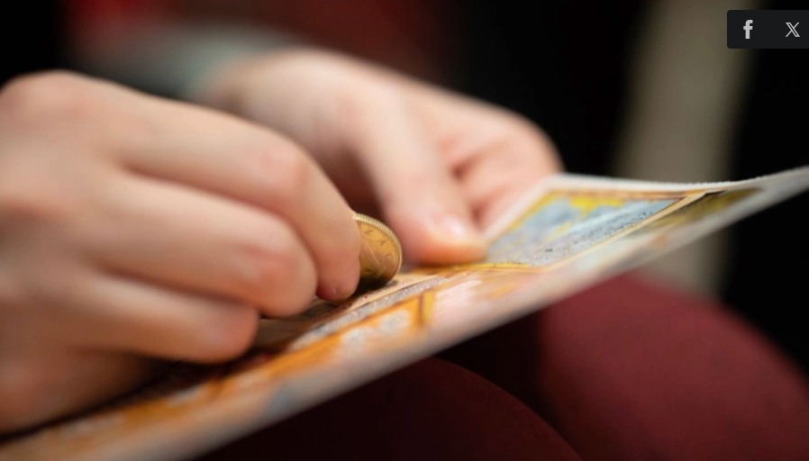 5 tờ vé số trúng độc đắc và cái kết bi kịch khiến cả khu phố xót xa - Ảnh 1.