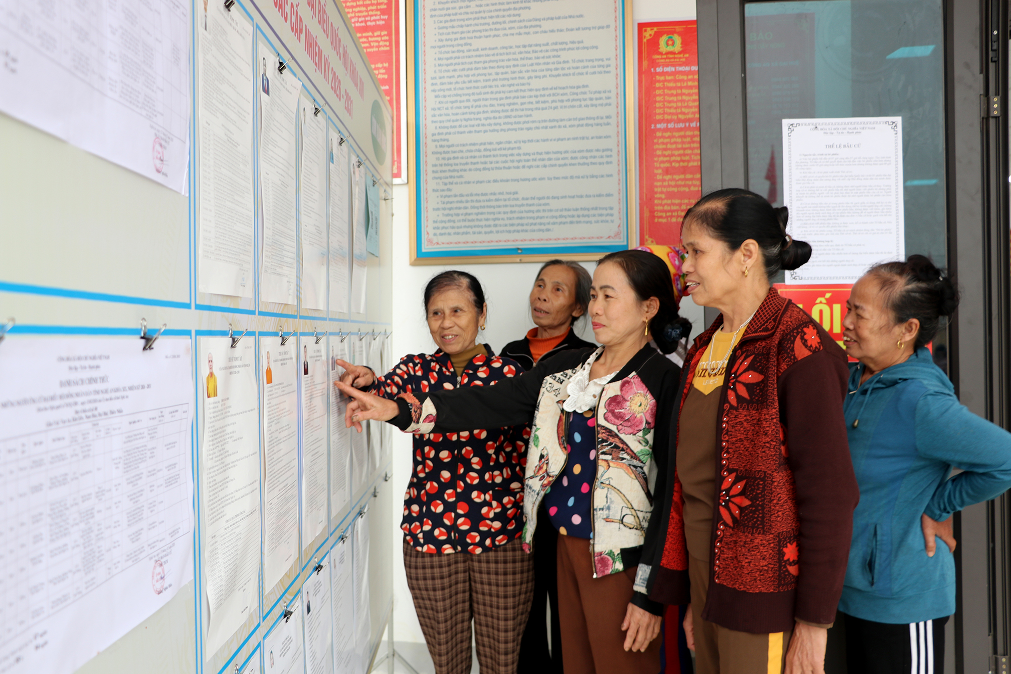 Người d&acirc;n qu&ecirc; hương B&aacute;c Hồ kỳ vọng đất nước bứt ph&aacute; sau ng&agrave;y hội bầu cử- Ảnh 5.