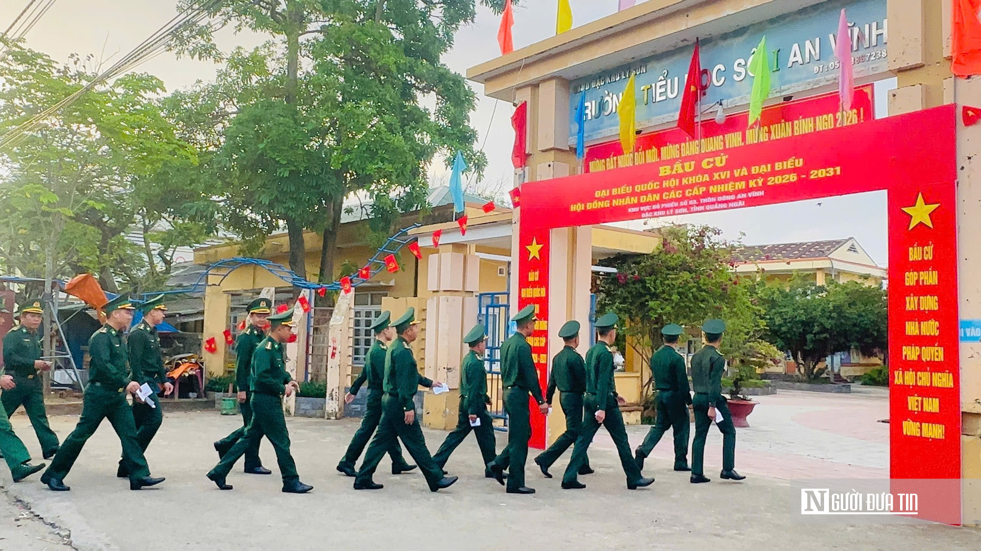 Từ đất liền đến hải đảo, cử tri Quảng Ng&atilde;i n&ocirc; nức đi bầu cử- Ảnh 8.