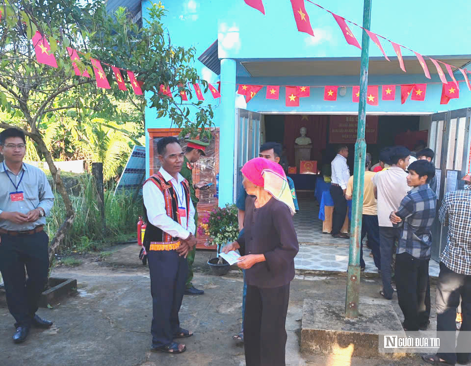 Không khí cử tri tỉnh Lâm Đồng hân hoan thực hiện quyền công dân trong Ngày hội non sông - Ảnh 6.