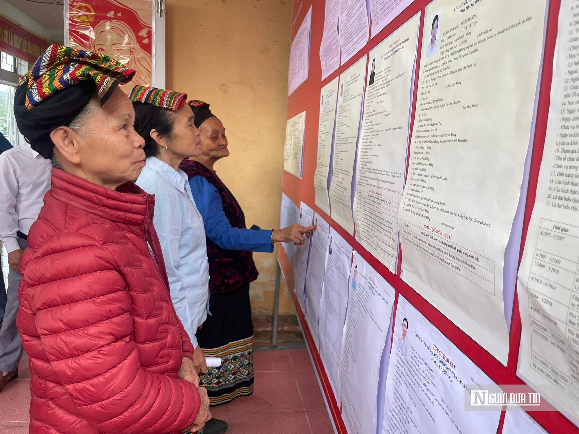 Người d&acirc;n miền Trung n&ocirc; nức &ldquo;đội mưa&rdquo; tham gia ng&agrave;y hội non s&ocirc;ng- Ảnh 1.