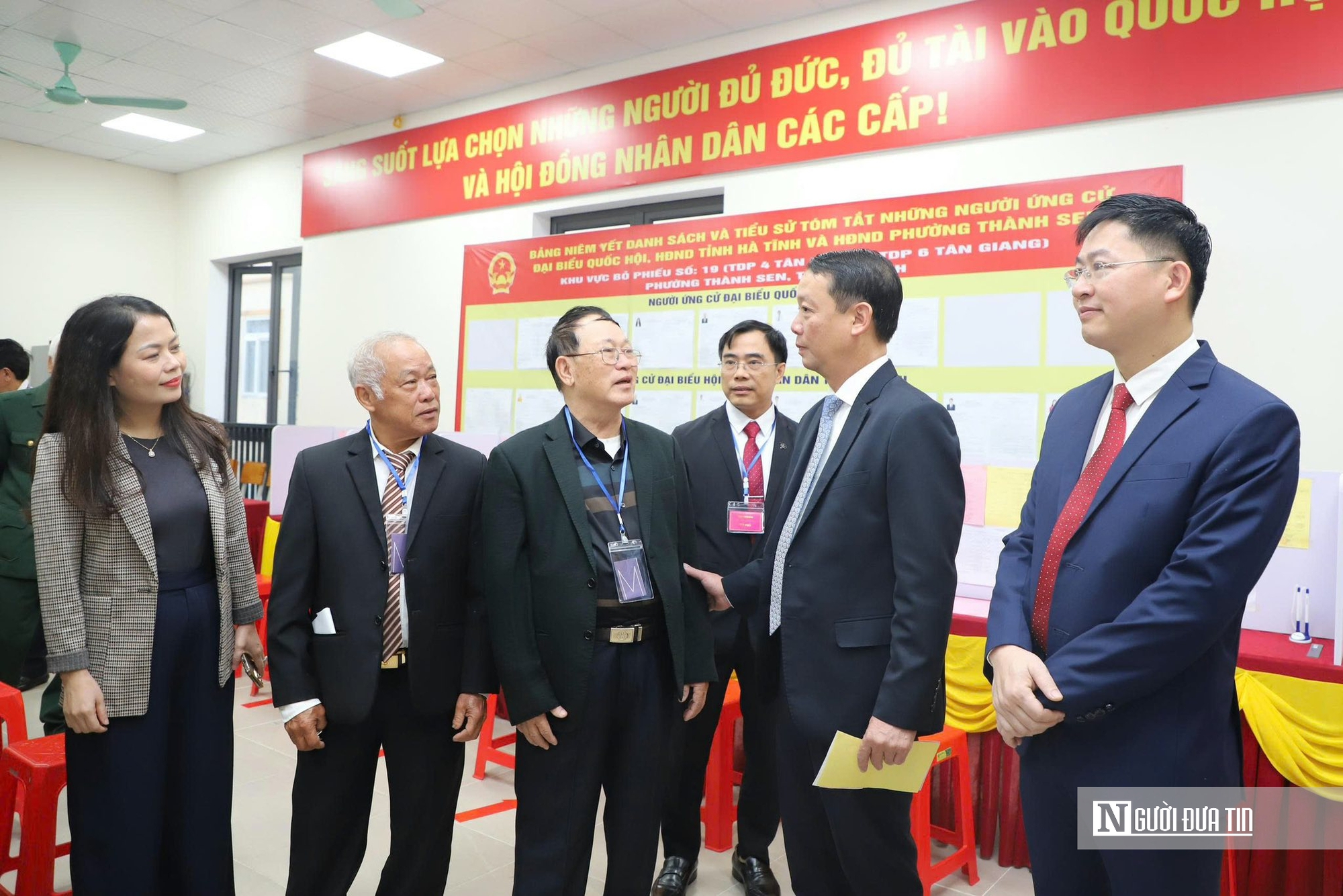 Người d&acirc;n miền Trung n&ocirc; nức &ldquo;đội mưa&rdquo; tham gia ng&agrave;y hội non s&ocirc;ng- Ảnh 5.