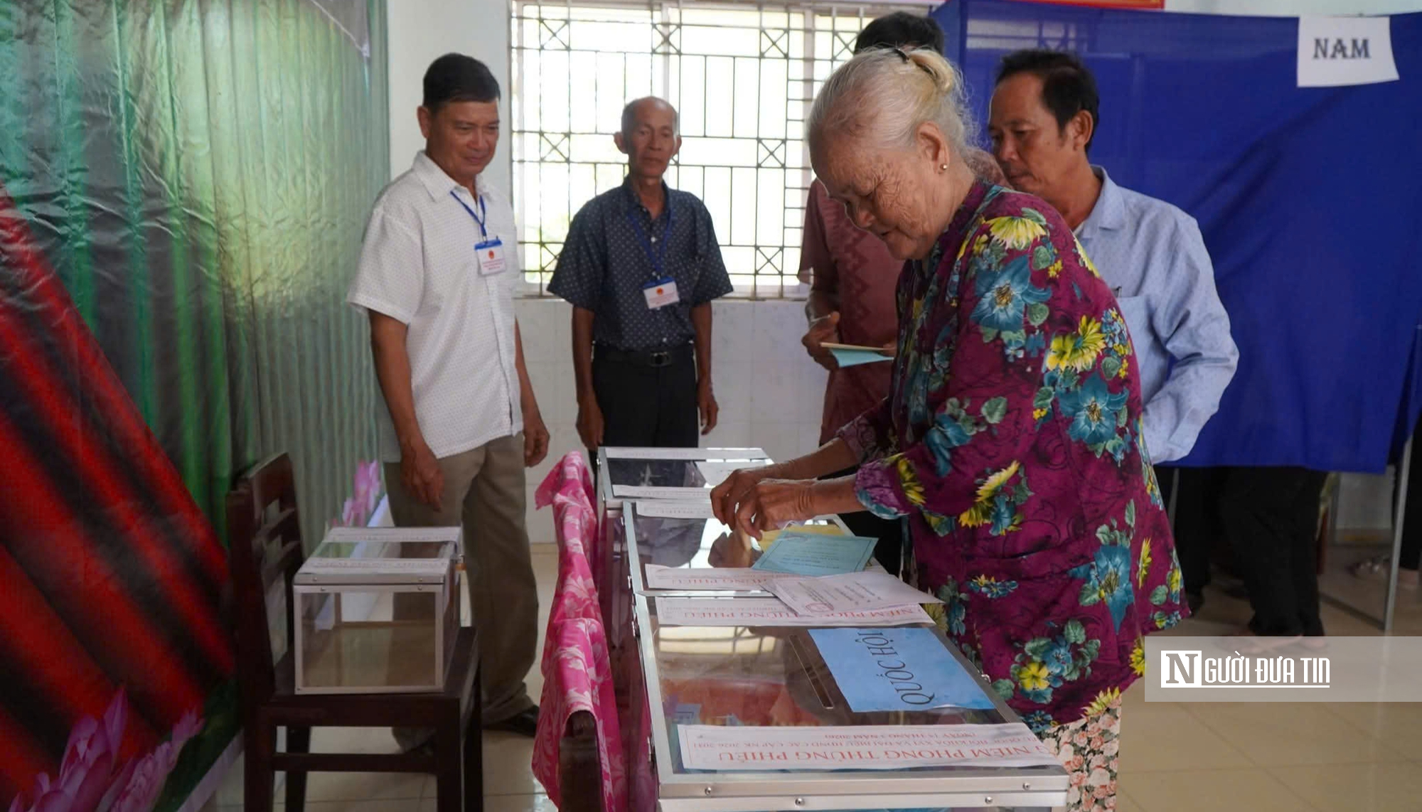 Bí thư Tỉnh ủy, Chủ tịch UBND tỉnh cùng hơn 2 triệu cử tri Tây Ninh thực hiện quyền công dân- Ảnh 10. Bí thư Tỉnh ủy, Chủ tịch UBND tỉnh cùng hơn 2 triệu cử tri Tây Ninh thực hiện quyền công dân- Ảnh 10.