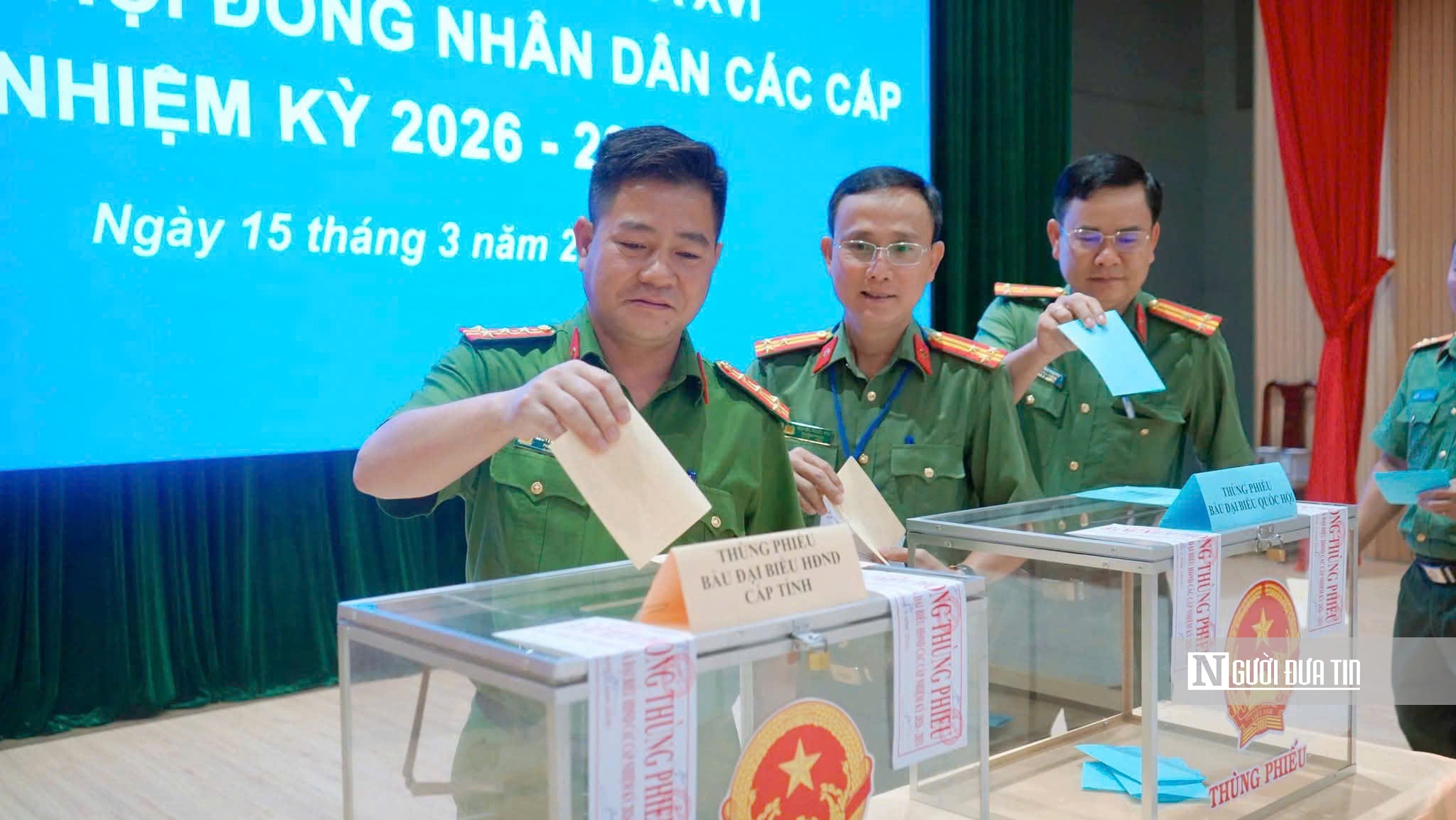 Bí thư Tỉnh ủy, Chủ tịch UBND tỉnh cùng hơn 2 triệu cử tri Tây Ninh thực hiện quyền công dân- Ảnh 9. Bí thư Tỉnh ủy, Chủ tịch UBND tỉnh cùng hơn 2 triệu cử tri Tây Ninh thực hiện quyền công dân- Ảnh 9.