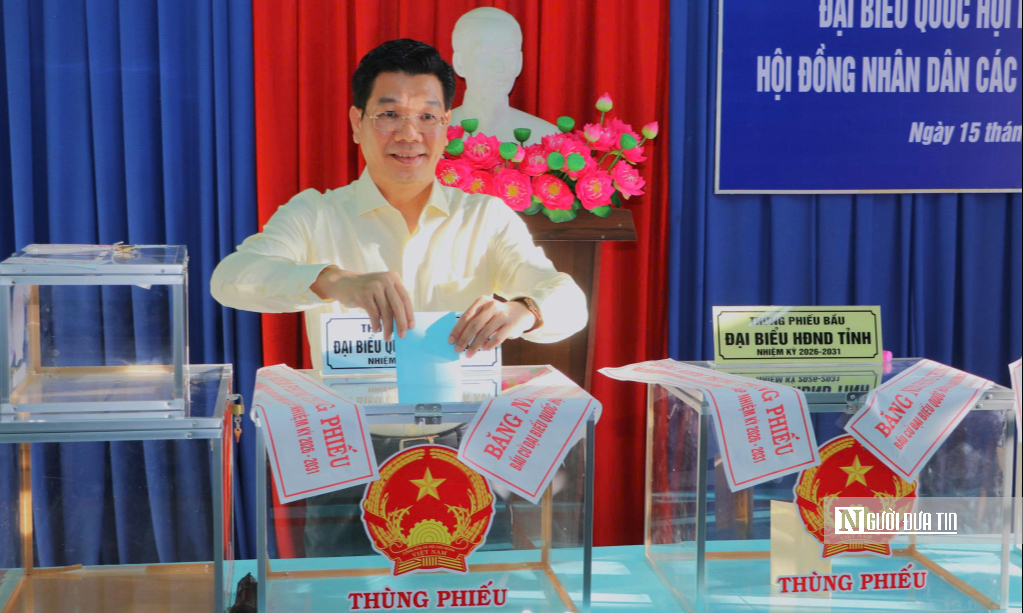 Bí thư Tỉnh ủy, Chủ tịch UBND tỉnh cùng hơn 2 triệu cử tri Tây Ninh thực hiện quyền công dân- Ảnh 6. Bí thư Tỉnh ủy, Chủ tịch UBND tỉnh cùng hơn 2 triệu cử tri Tây Ninh thực hiện quyền công dân- Ảnh 6.