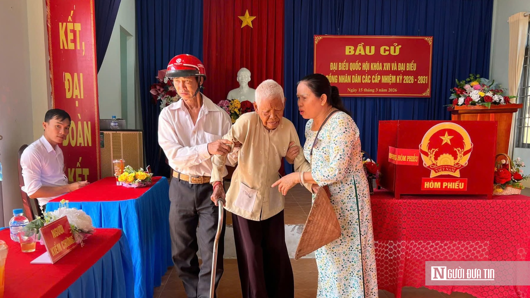 Những &ldquo;cử tri đặc biệt&rdquo; vẫn vững bước đến điểm bỏ phiếu ở Đồng Nai- Ảnh 4.