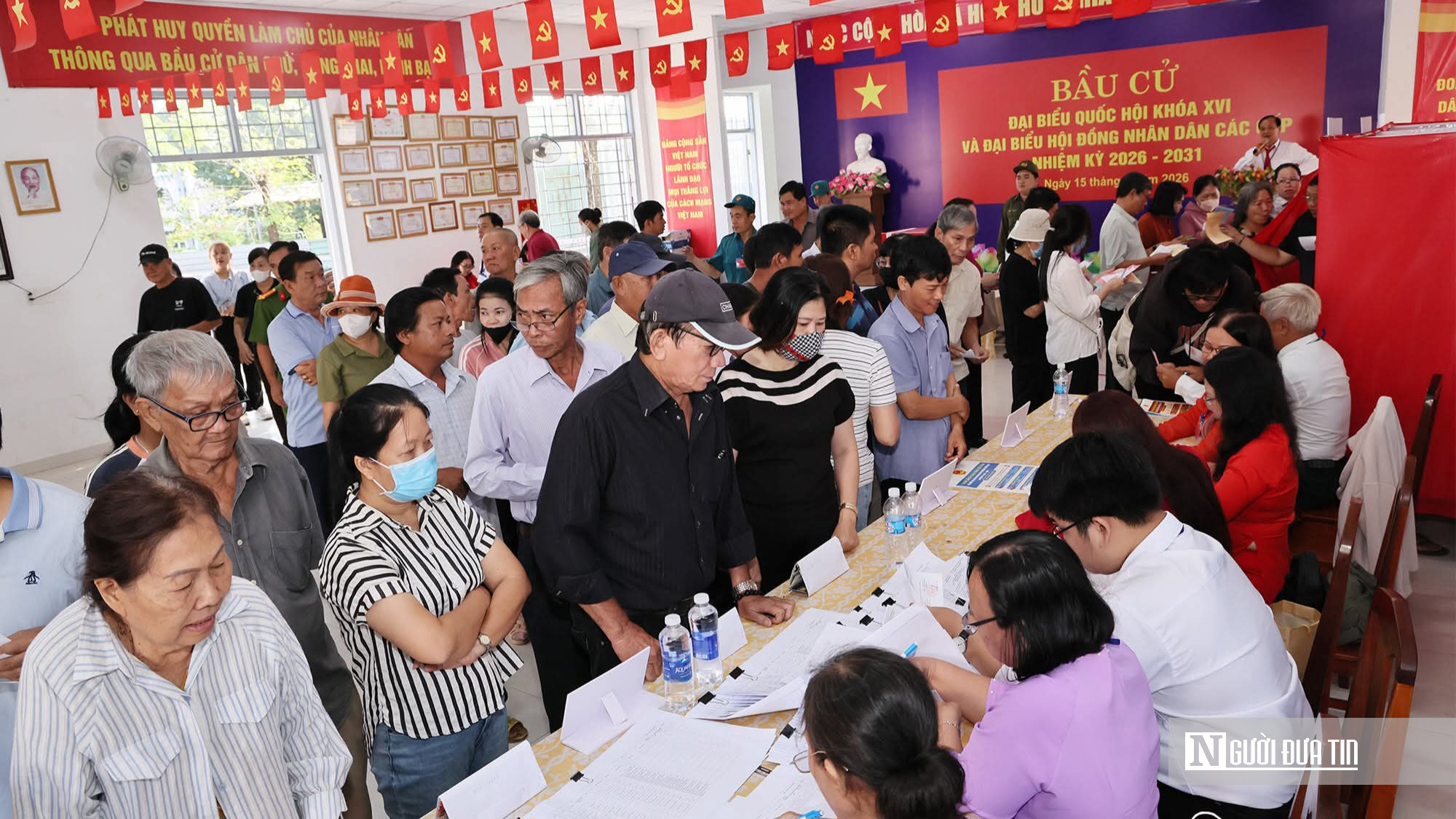 Những &ldquo;cử tri đặc biệt&rdquo; vẫn vững bước đến điểm bỏ phiếu ở Đồng Nai- Ảnh 9.