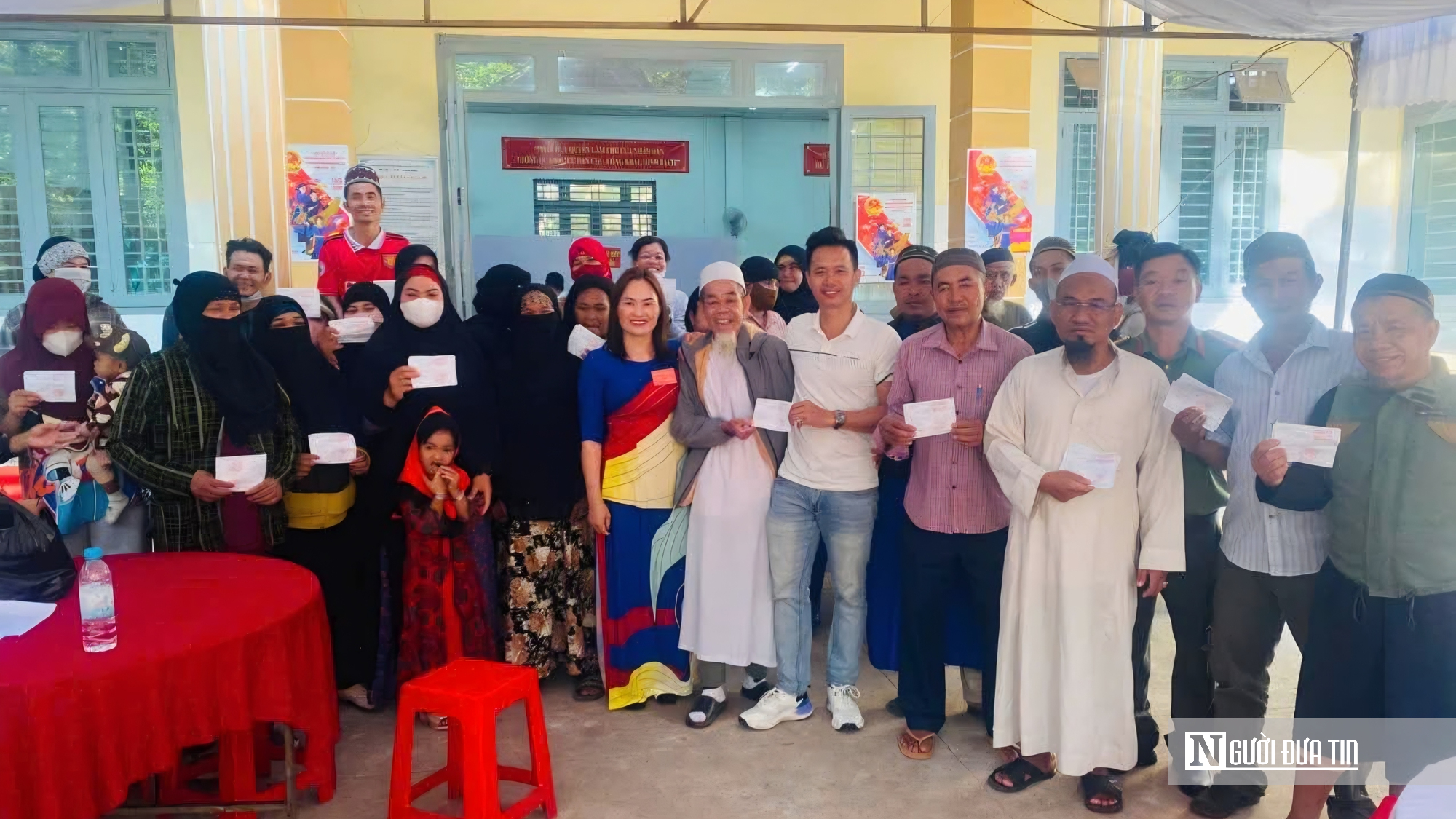 Những &ldquo;cử tri đặc biệt&rdquo; vẫn vững bước đến điểm bỏ phiếu ở Đồng Nai- Ảnh 13.