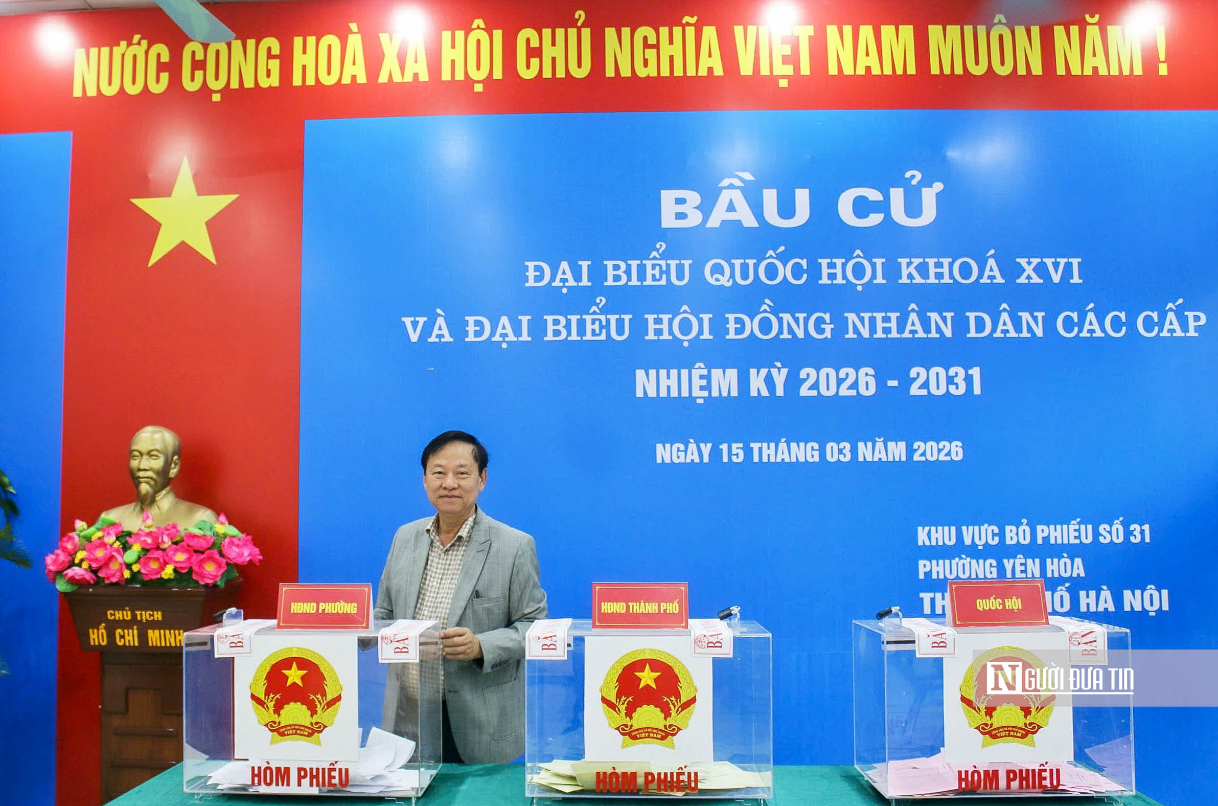 H&agrave; Nội: Cử tri h&acirc;n hoan trong ng&agrave;y hội non s&ocirc;ng - Ảnh 6.