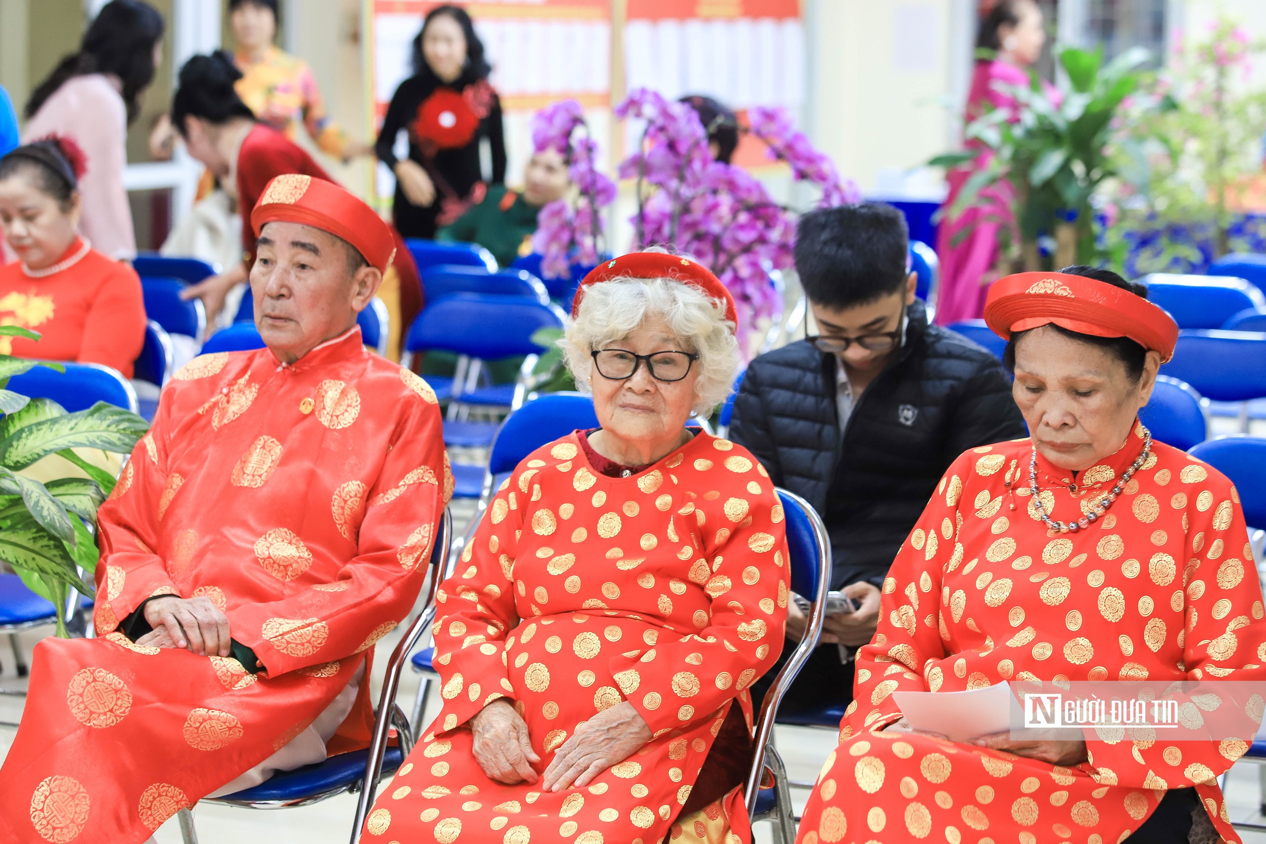 H&agrave; Nội: Cử tri h&acirc;n hoan trong ng&agrave;y hội non s&ocirc;ng - Ảnh 3.