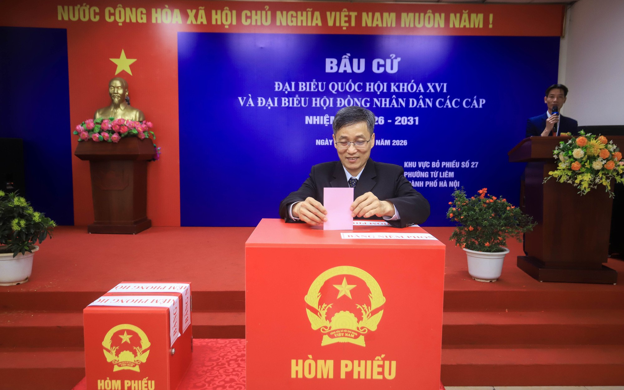 Ông Nguyễn Khánh Ngọc Cùng Cử Tri Hà Nội Bỏ Phiếu Bầu Cử Quốc Hội Khóa XVI