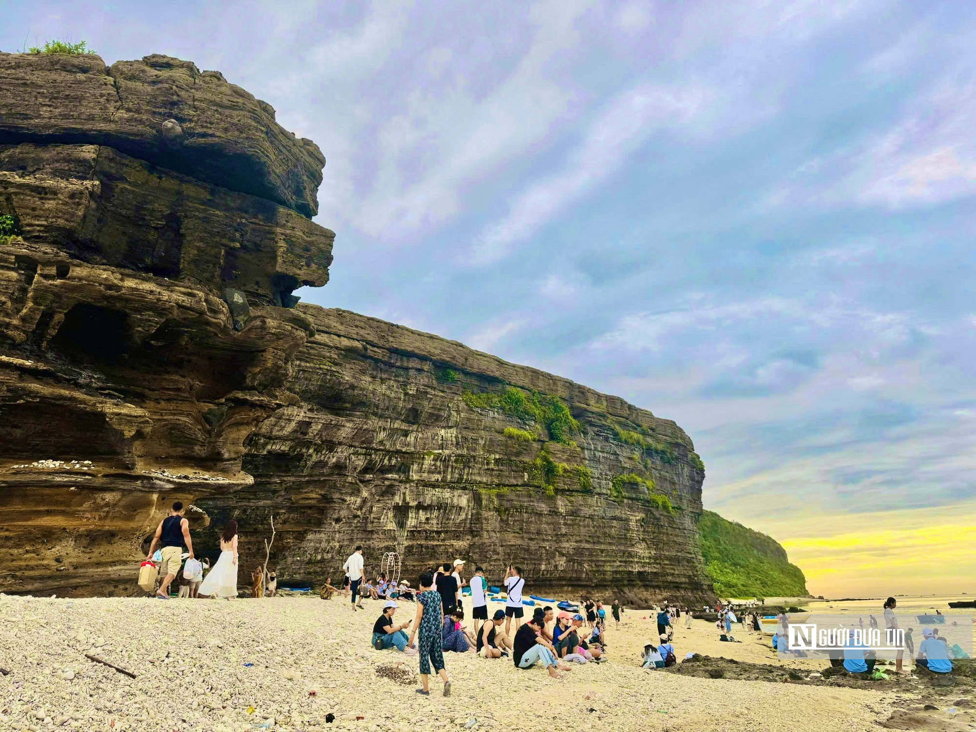 Sở X&acirc;y dựng Quảng Ng&atilde;i đề nghị doanh nghiệp xem lại việc v&eacute; t&agrave;u Sa Kỳ - L&yacute; Sơn tăng đến 30.000 đồng, - Ảnh 5.