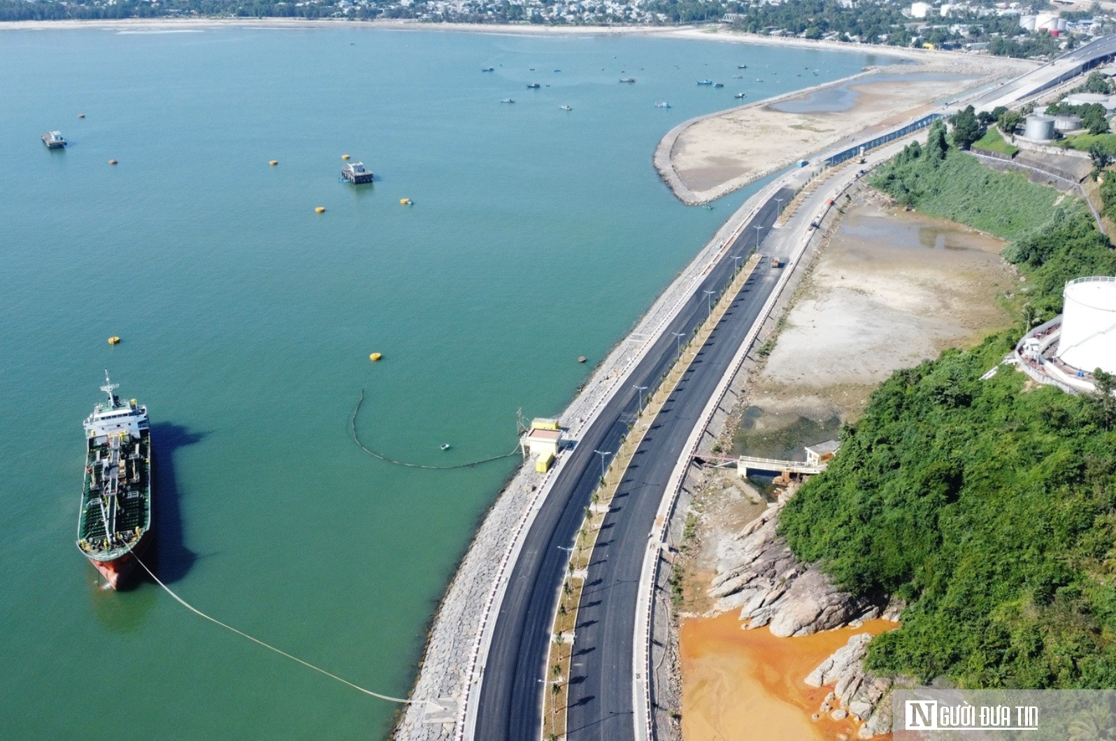 Siêu cảng mới của Đà Nẵng rơi vào tay ai?- Ảnh 2. Siêu cảng mới của Đà Nẵng rơi vào tay ai?- Ảnh 2.