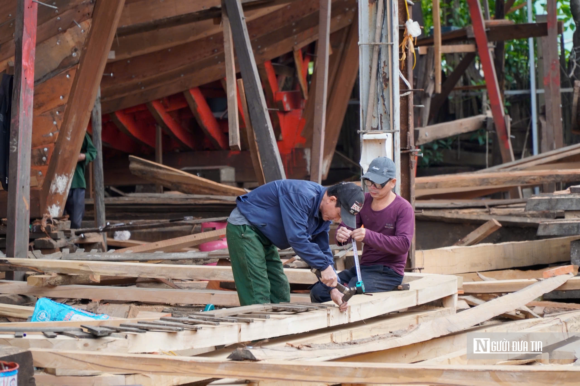 Những người giữ nghề đóng tàu 700 tuổi trước “sóng gió” của thị trường- Ảnh 3. Những người giữ nghề đóng tàu 700 tuổi trước “sóng gió” của thị trường- Ảnh 3.