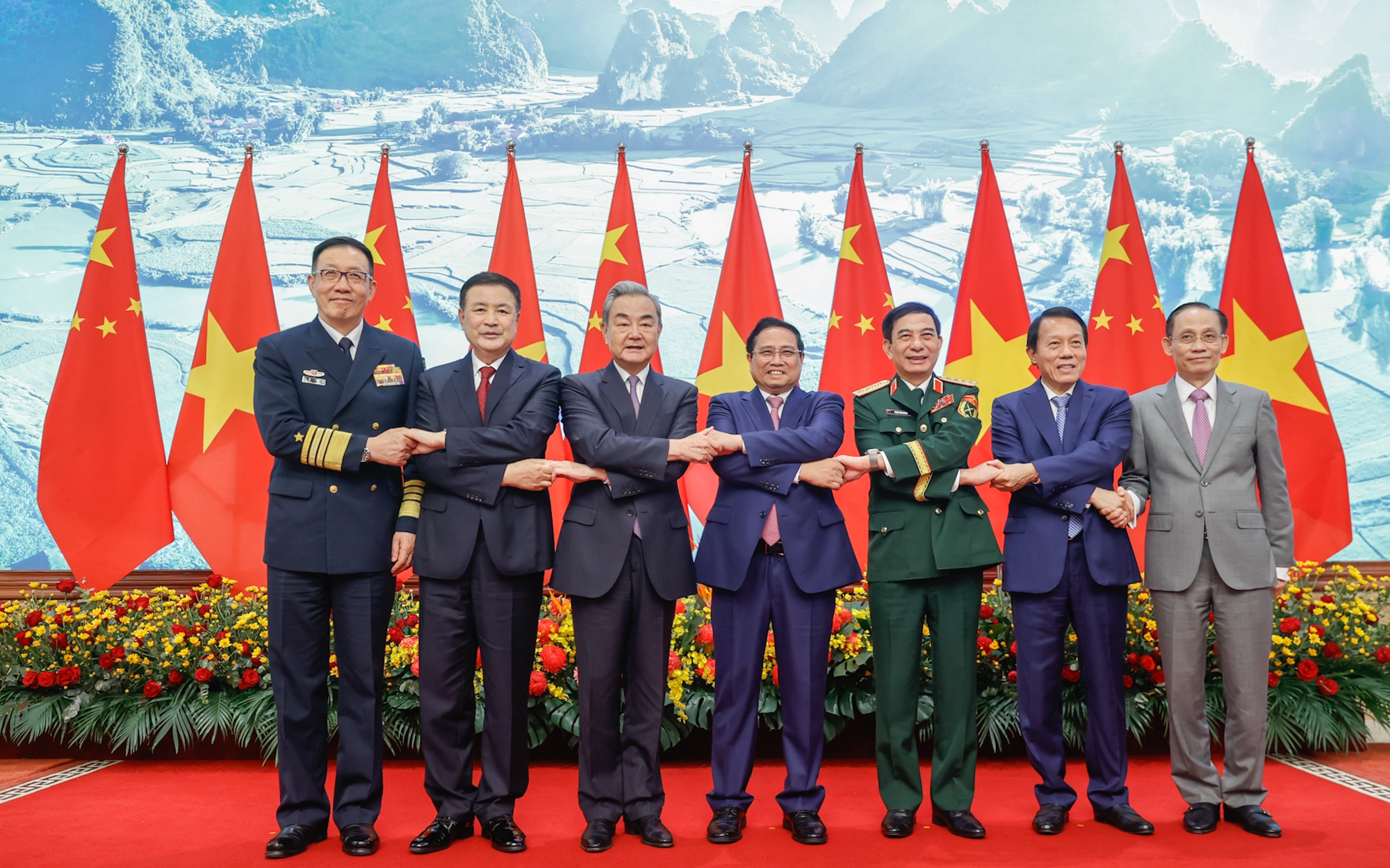 Thủ tướng Phạm Minh Chính tiếp Bộ trưởng Trung Quốc, thúc đẩy hợp tác chiến lược toàn diện