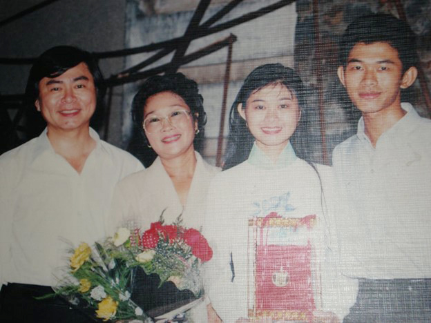 Nữ NSND l&agrave; thế hệ thứ năm của gia tộc cải lương Minh Tơ, sống k&iacute;n tiếng ở tuổi 45 - Ảnh 1.