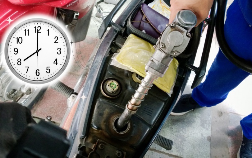 Giá dầu thế giới hôm nay (17/3): Giảm mạnh sau khi một số tàu thuyền đã đi qua eo biển Hormuz - Ảnh 1.