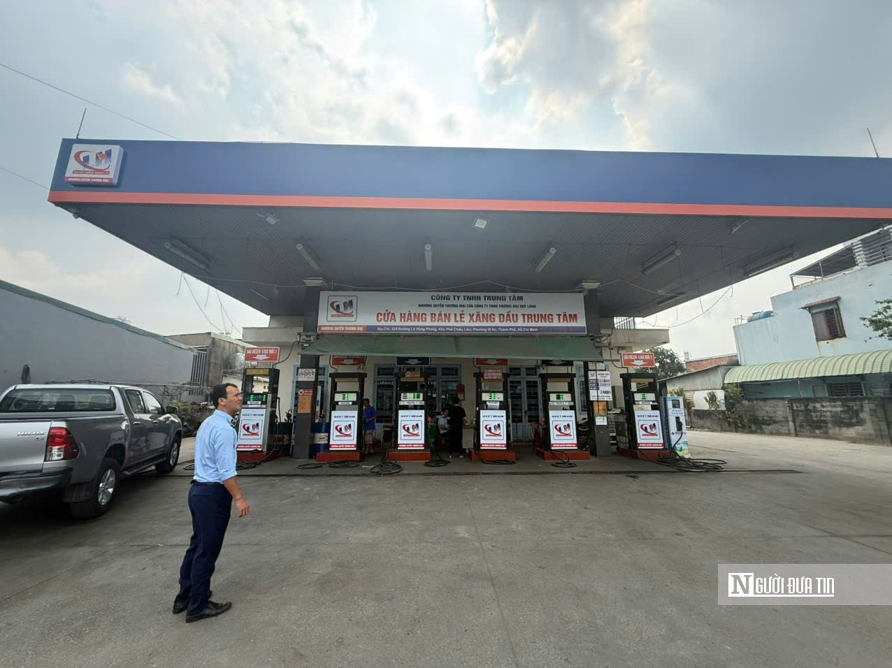 Tp.HCM trực chiến 24/7 kiểm soát xăng dầu, siết chặt hành vi găm hàng trục lợi- Ảnh 1. Tp.HCM trực chiến 24/7 kiểm soát xăng dầu, siết chặt hành vi găm hàng trục lợi- Ảnh 1.