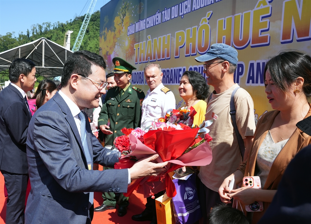 Huế đón sóng Huế đón sóng