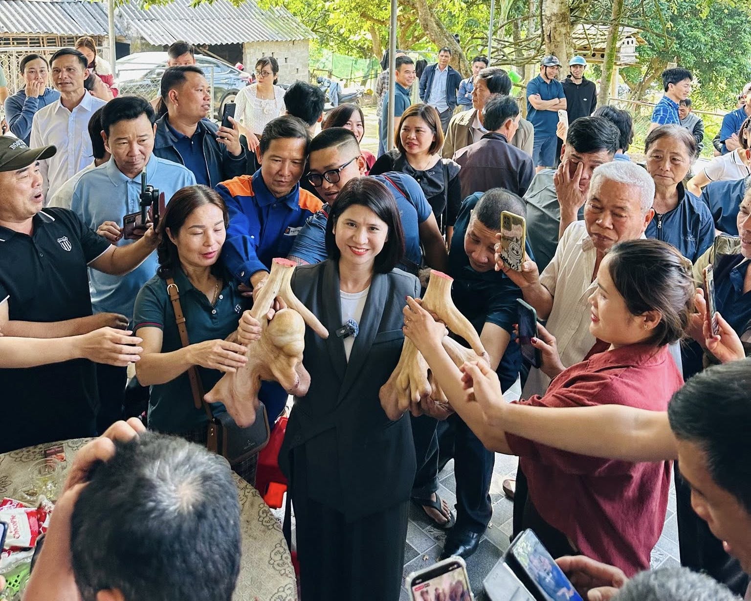 Chìa khóa thoát nghèo từ nghề nuôi con nhiều đốm, “bán lộc” kiếm tiền tỷ ở Hà Tĩnh - Ảnh 1.