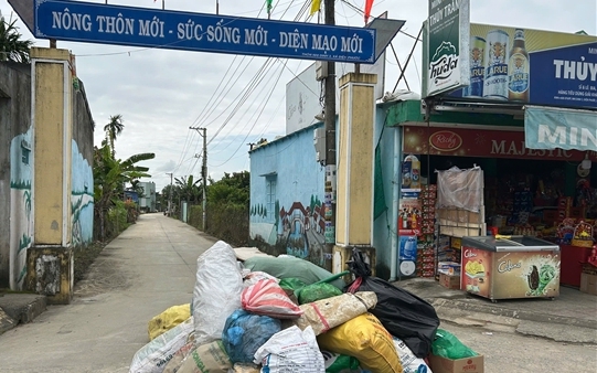 Rác tồn đọng bủa vây khu dân cư Quảng Nam, người dân khốn khổ vì ô nhiễm