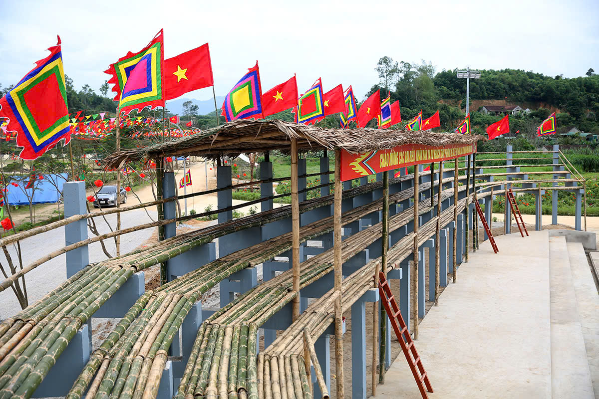 Không chỉ là sân tre: cách một làng quê Nghệ An “đốt lửa” lễ hội Hoa Gạo- Ảnh 4.